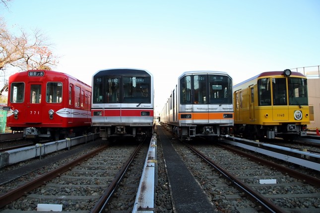 丸ノ内・銀座線の新旧車両が初の「そろい踏み」 東京メトロ「激レア