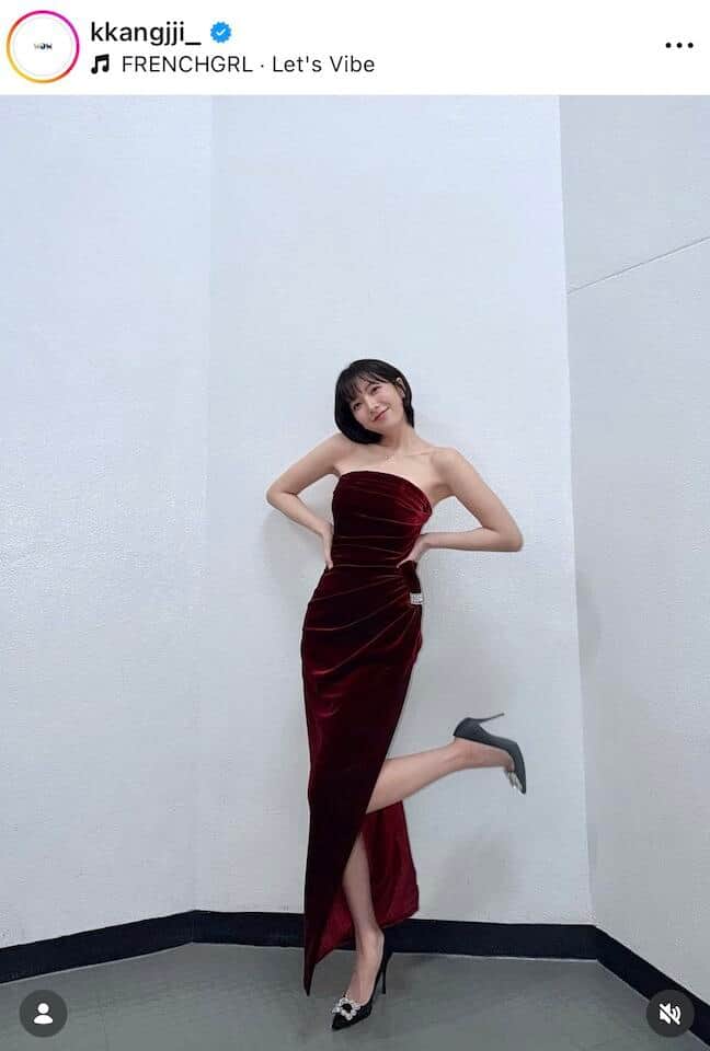 KARA・知英＆ヨンジ、超ミニのコーデで「激カワ」2ショット大反響