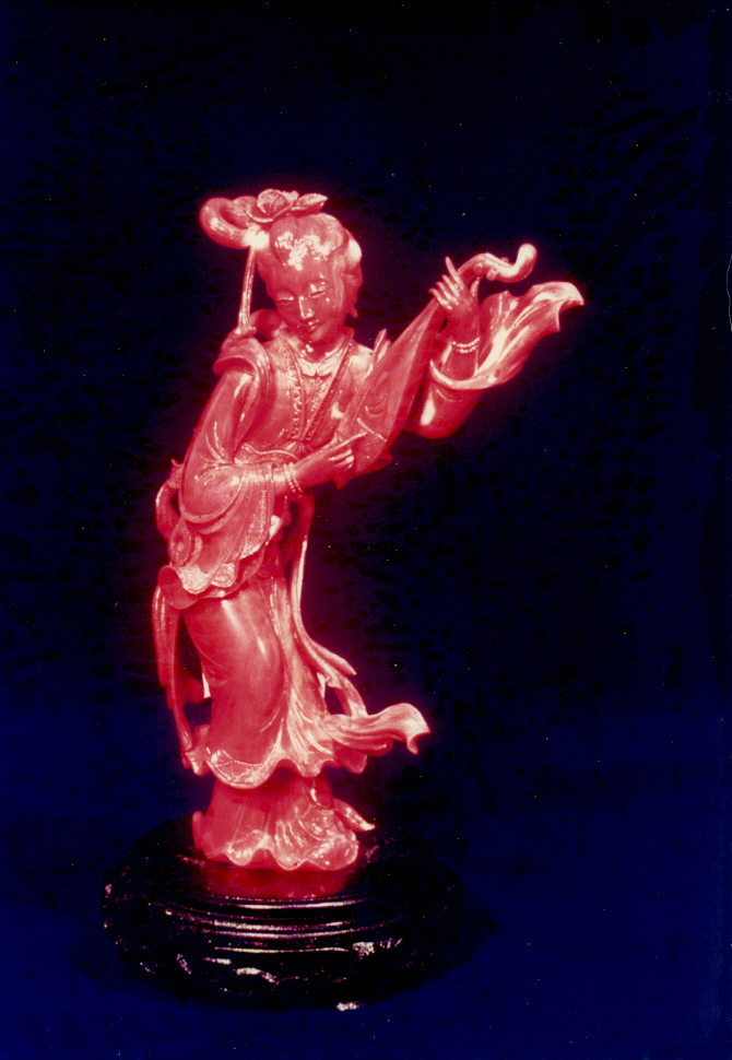 珊瑚関係：伝統彫刻：Jewel Coral：宝石珊瑚の祈り