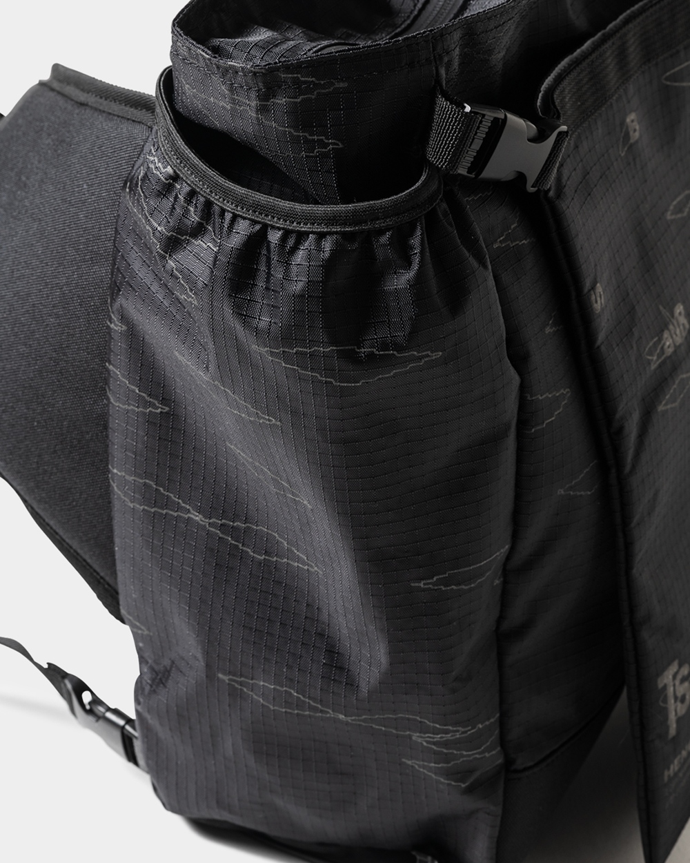 TIGHTBOOTH x SauRas Being MESSENGER BAG（Black）［メッセンジャー