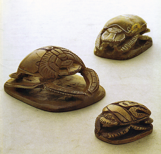 石彫のスカラベ／虫のオブジェ -- 公益社団法人農林水産・食品産業技術