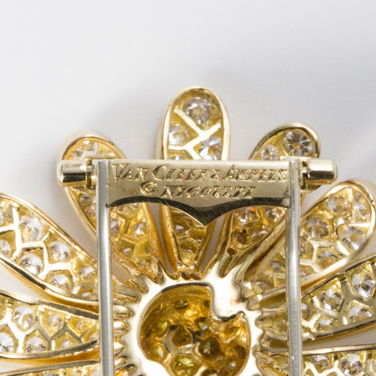 イエローゴールド ダイヤモンドブローチ | 商品一覧 | 宝石