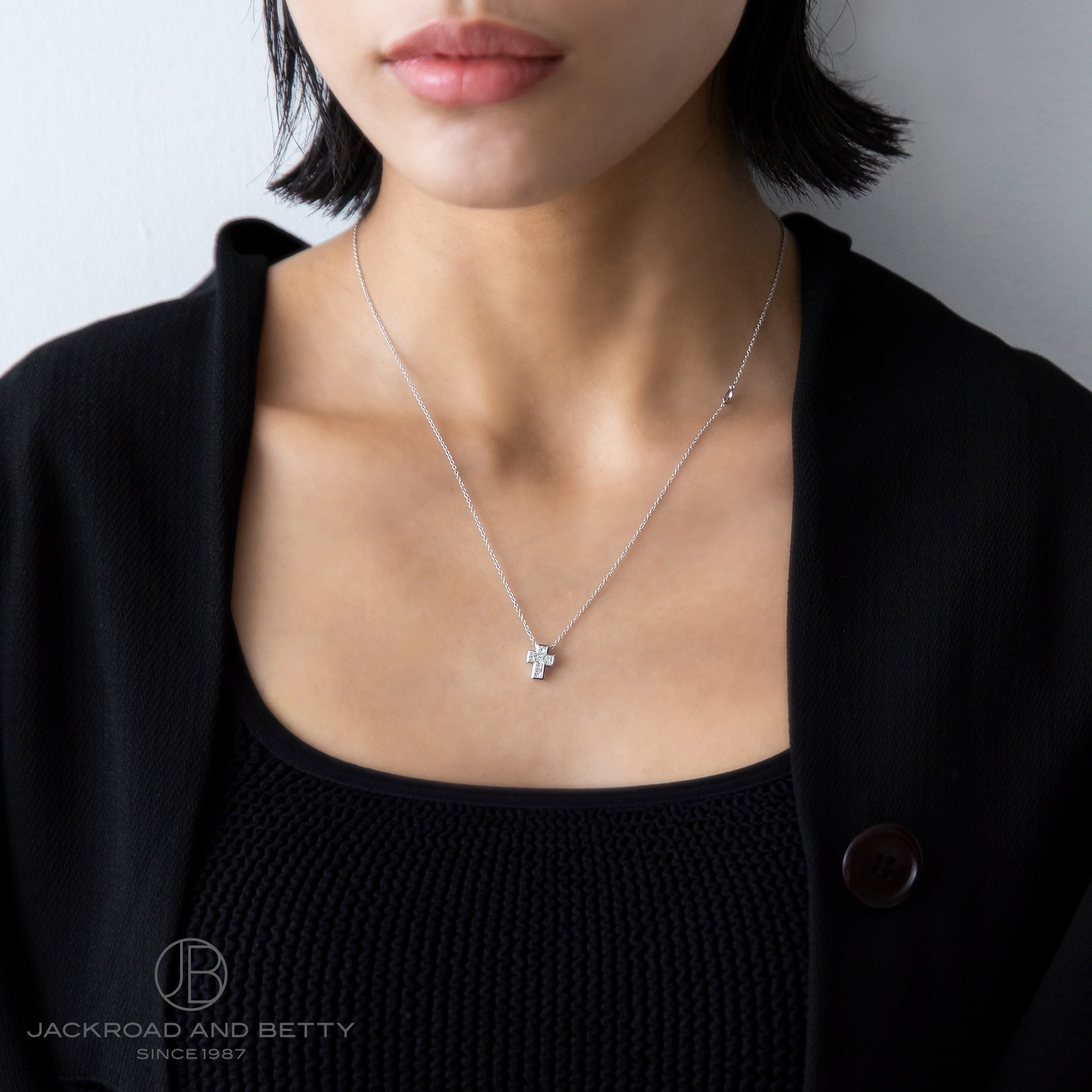 シンボリ クロスネックレス WG[20088371] Simboli Cross Necklace