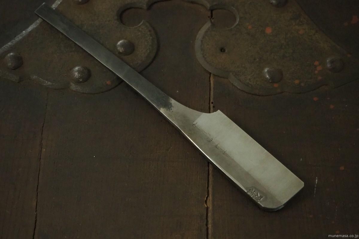 刀匠・岩崎重義作 玉鋼日本剃刀 2丁掛 | 日本刃物総本店