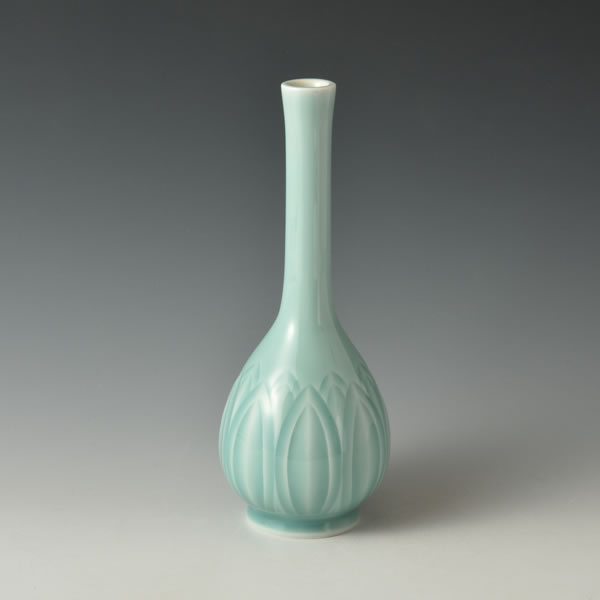 Japan Pottery Net / 青磁鎬彫蓮鶴首花瓶