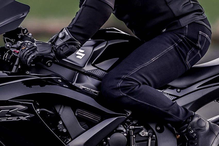 KNOX ライディングパンツ「ブライトン」と「シールド」徹底比較