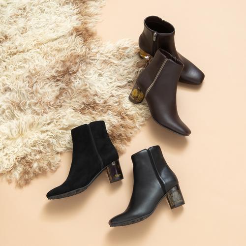 クリアフラワーヒールショートブーツ(M ダークブラウン): ブーツ