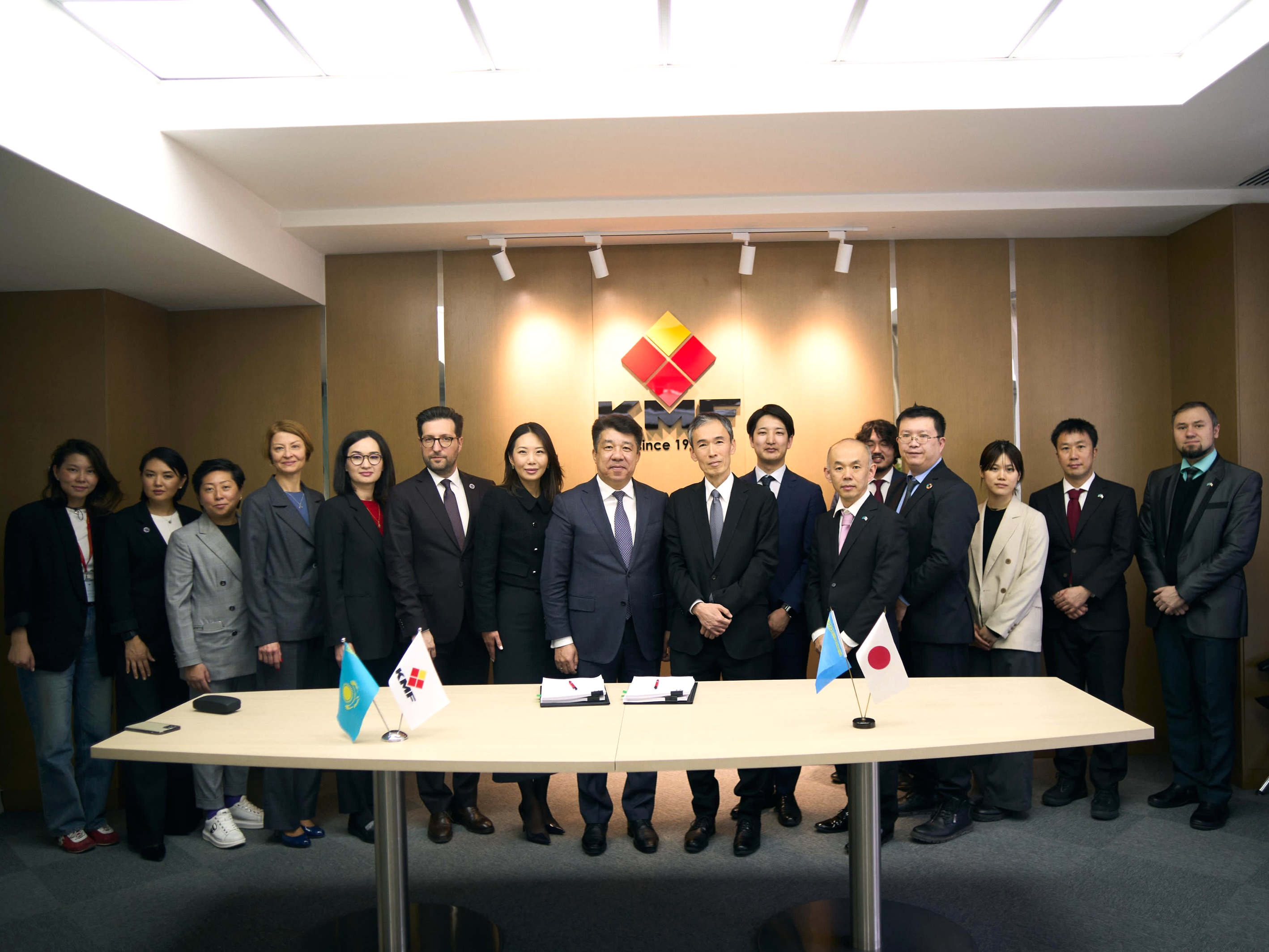 カザフスタン共和国「中小零細事業者支援事業」に対する融資契約の調印