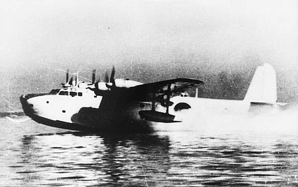 川西二式大型飛行艇（日本） 1941年1月、…：日本と世界の飛行艇