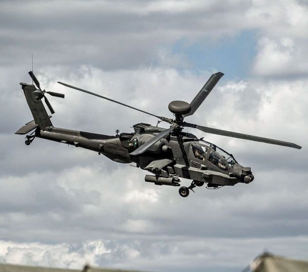 AH64Dアパッチ・ロングボウ攻撃ヘリコプター 1…：アメリカ陸軍