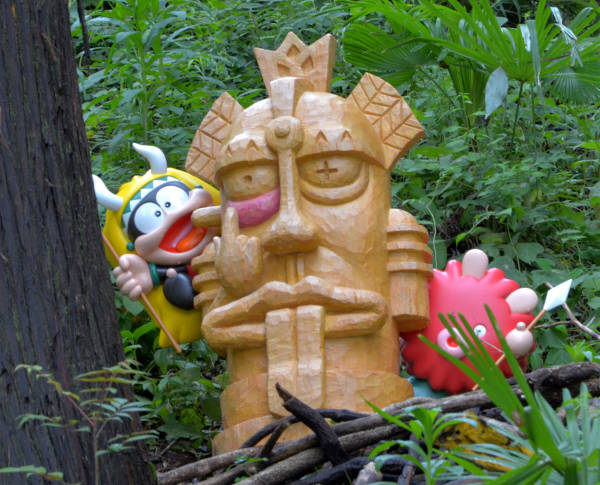 広場に登場する「ジャングル黒べえ」…：藤子・F・不二雄ミュージアム