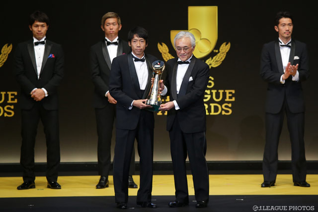 公式】最優秀選手賞は中村（川崎F）が初受賞【2016J