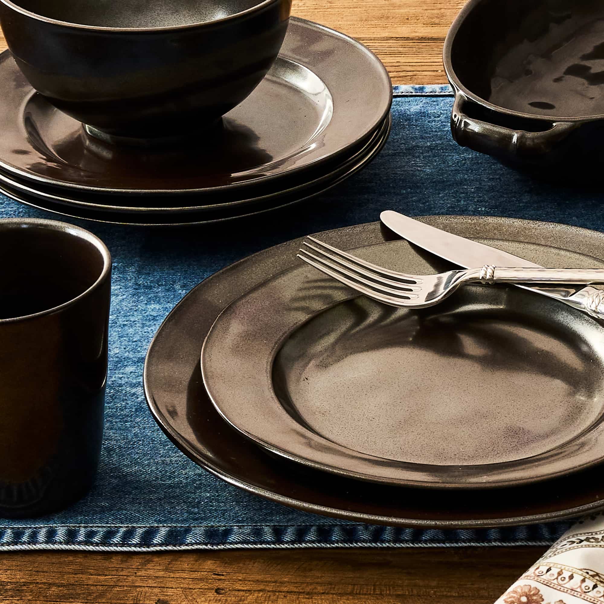 Pewter Stoneware 16pc Place Setting – Shop Juliska