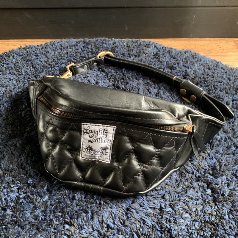 LANGLITZ LEATHERS（ラングリッツレザーズ）のパテッド ウエストバッグ
