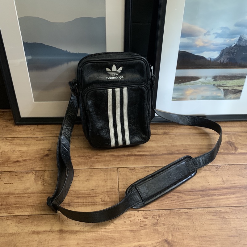 Balenciaga (バレンシアガ)×アディダス スモール クロスボディ バッグ