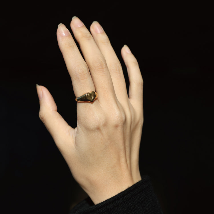 一部予約】ハートシグネットリング GD