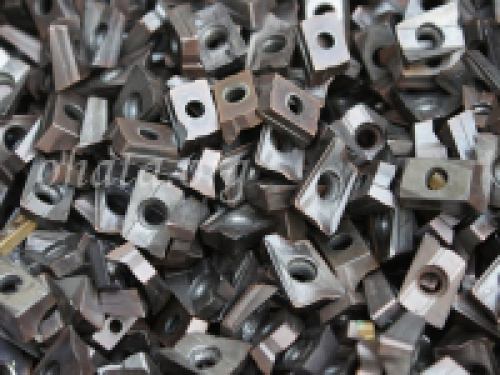 千葉と大阪で営業中！ 超硬の買取価格(税込)：10,000円/kg(2026年02月