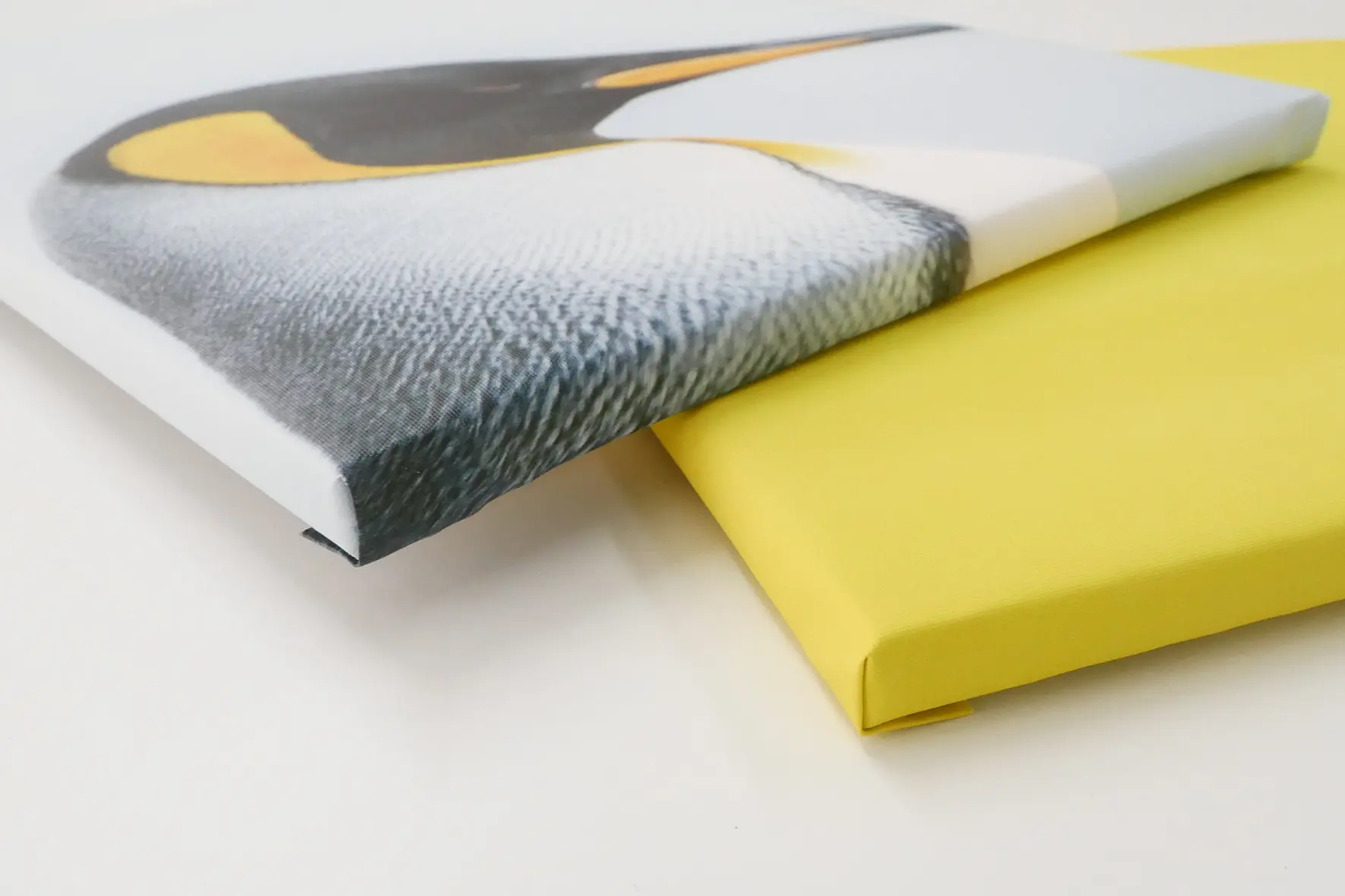 ファブリックパネルの作り方！布ポスターでキャンバス風にDIY