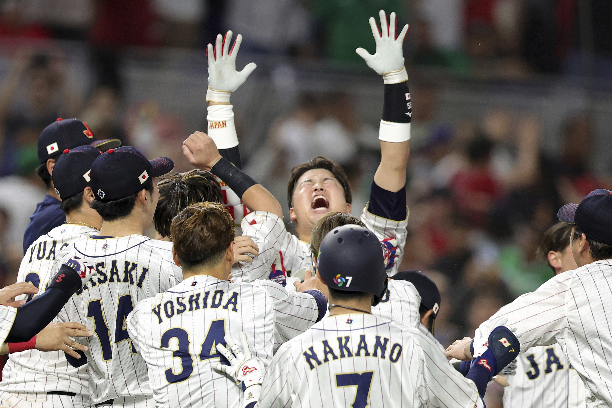 Shohei Ohtani, Japan rally late to edge Mexico and reach WBC final