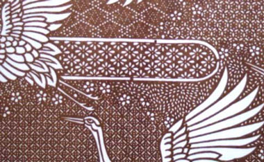 賑わい小紋に鶴」伊勢型紙インテリア額 | 伊勢型紙専門店おおすぎ