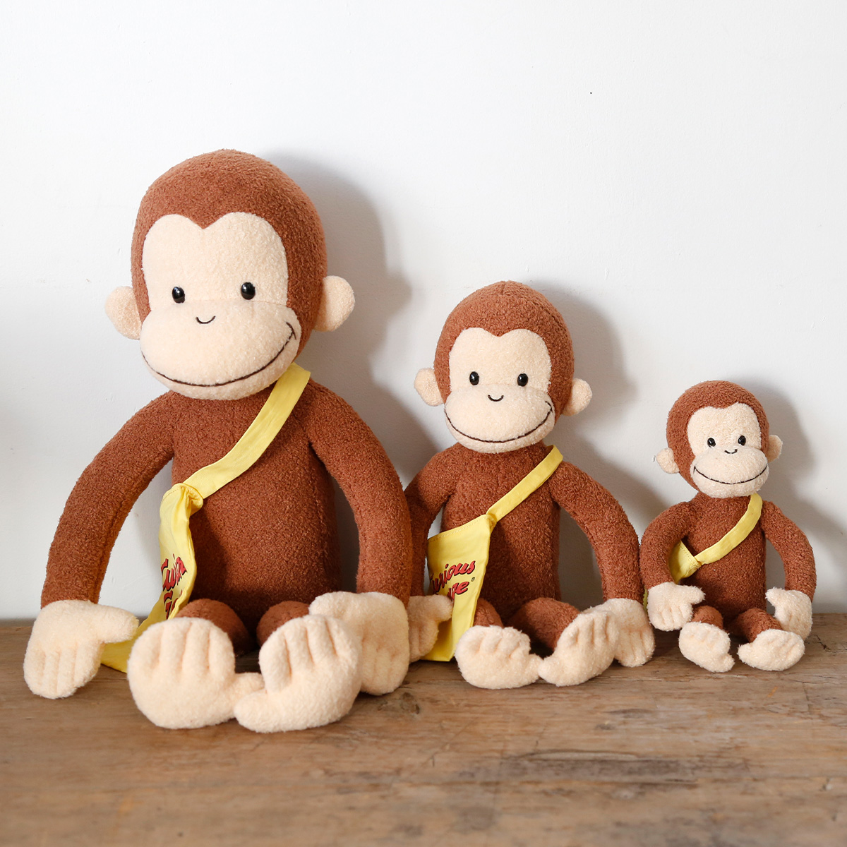 おさるのジョージ ふかふかぬいぐるみ クラシック L - おさるの