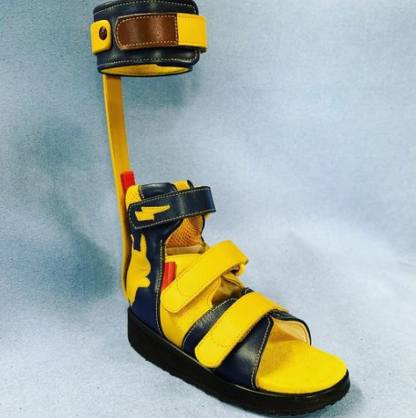 🏁金属支柱の短下肢装具です！