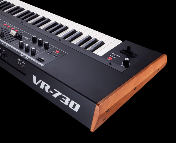 Rolandの電子ピアノVR-730をご紹介いたします。