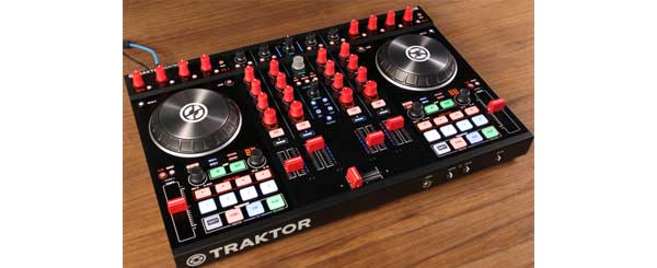 中古品】NATIVE INSTRUMENTS/PCDJコントローラー/TRAKTOR KONTROL S4