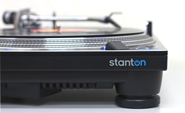 Stantonのターンテーブル、STR8.150 M2のご紹介です。