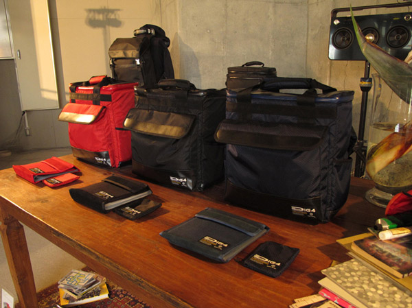 DIG4/DJバッグ/2 WAY VINYL TOTE ブラック -DJ機材アナログレコード