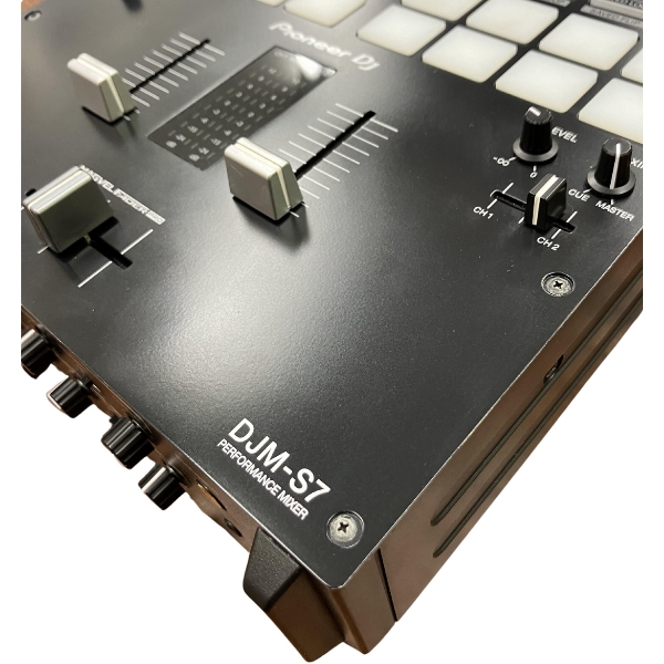 中古品のPioneer DJ DJM-S7が入荷いたしました。