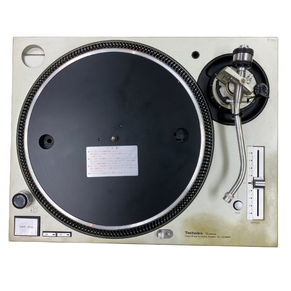 Technicsのターンテーブル、SL-1200MK5 シルバー中古品のご紹介です