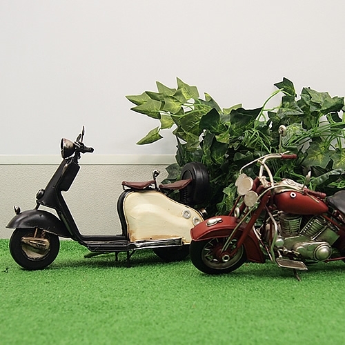 ブリキのおもちゃバイク ベスパ(Vespa)スクーター／ブラック(Mサイズ