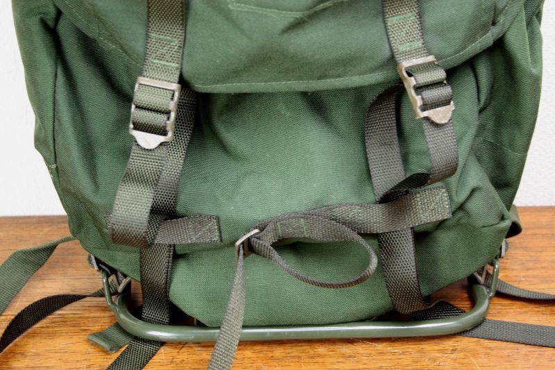 スウェーデン軍 バックパック リュックサック フレーム付き - 北欧