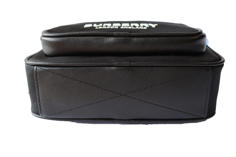 バーバリー ロゴプリント ナイロン クロスボディバッグ | アウトレット