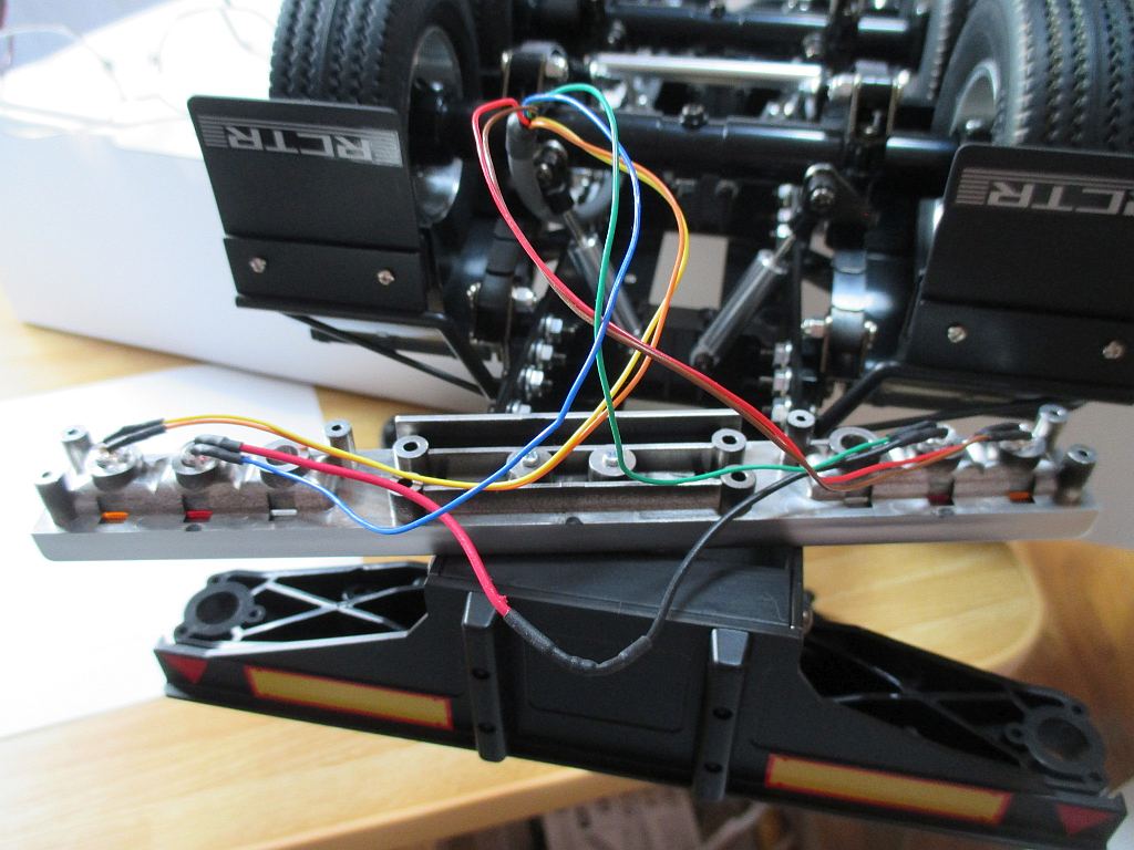 RCトラック用セミトレーラーの組み立て・・その10 – 趣味の部屋