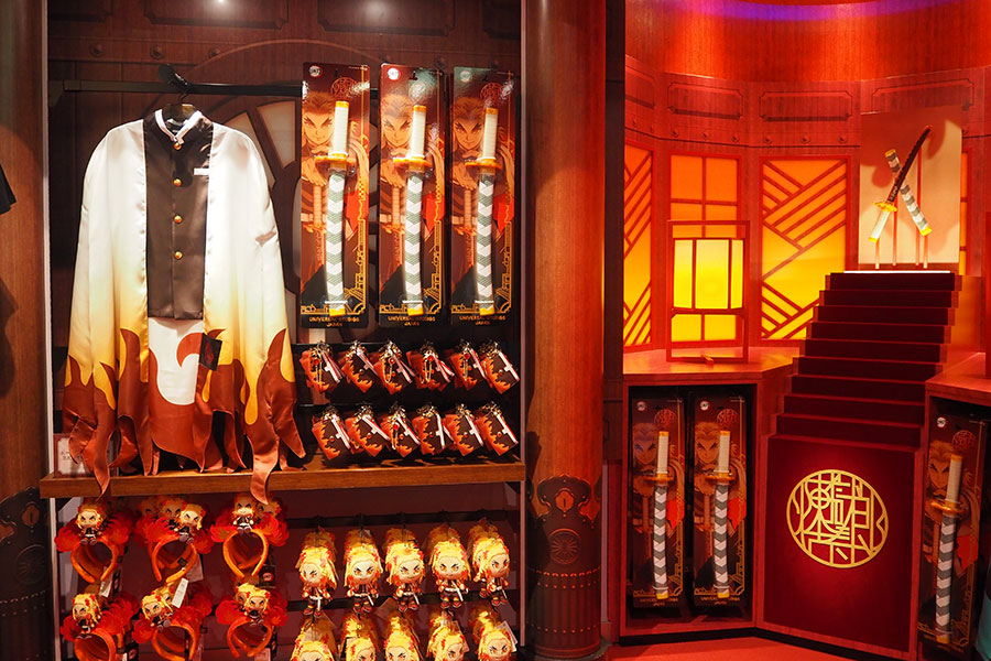 まるで祭壇…USJの鬼滅グッズショップ、煉獄さん新作ずらり | Lmaga.jp