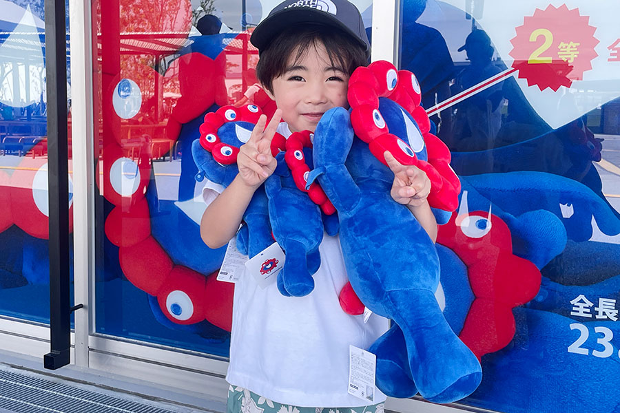 万博で大行列の「ミャクミャクくじ」移転、くじ機＆販売数は増加