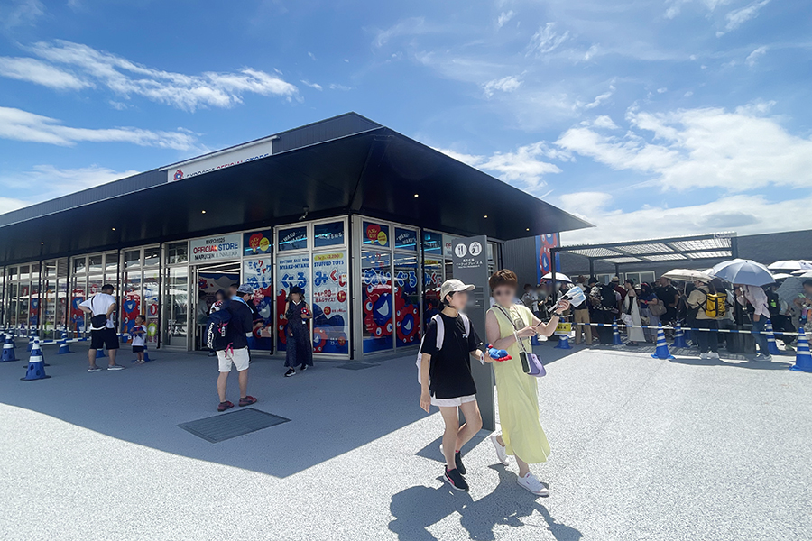 万博で大行列の「ミャクミャクくじ」移転、くじ機＆販売数は増加