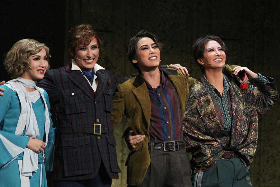 宙組デビュー水美舞斗、最高の笑顔 『RED STONE』大阪で開幕