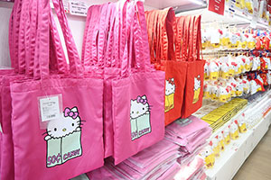 ハローキティ展」ついに関西へ、注目のグッズは京都先行カラー＆初登場