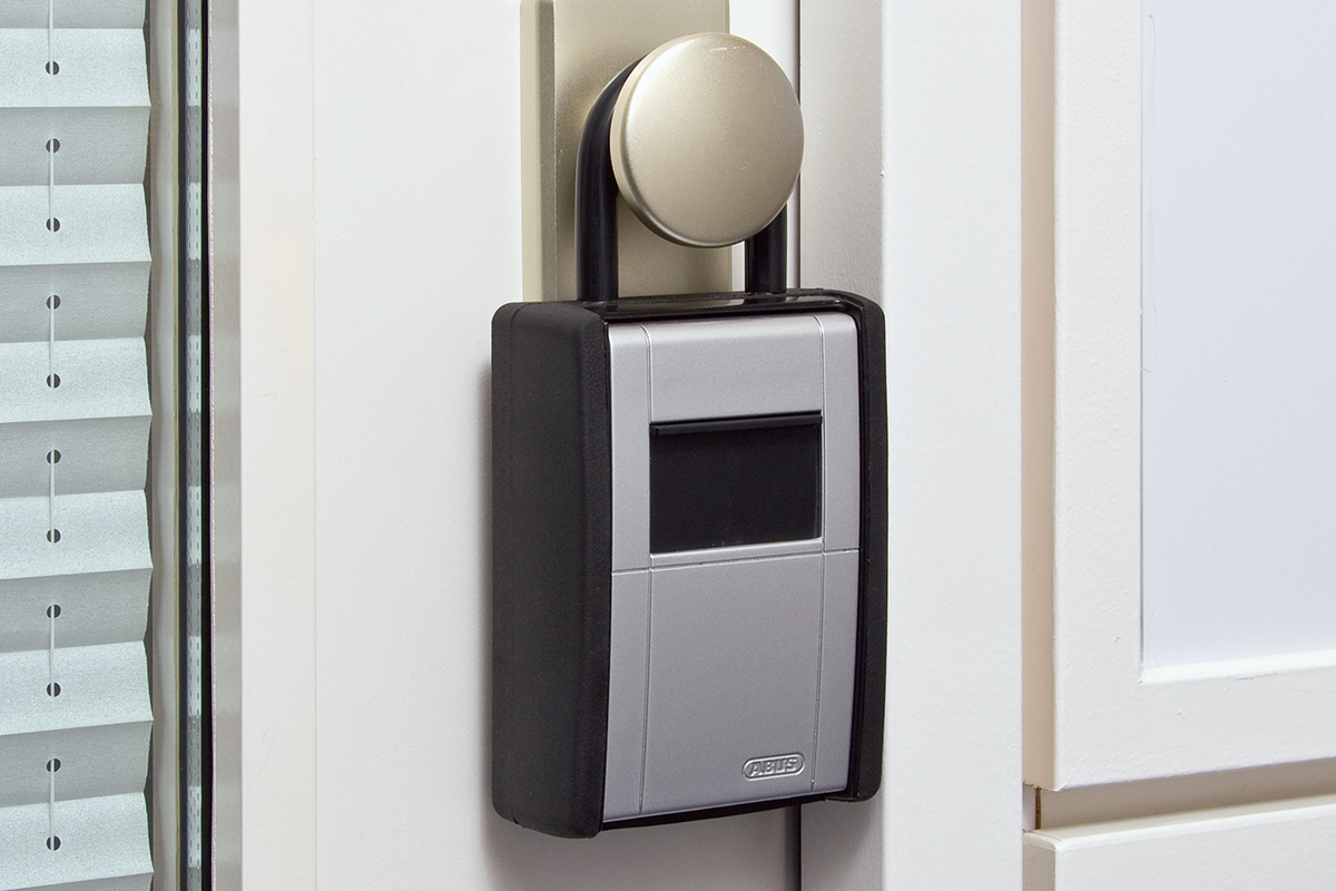 カードとカギの預かり箱 | DEFENSEシリーズ | 株式会社日本ロックサービス