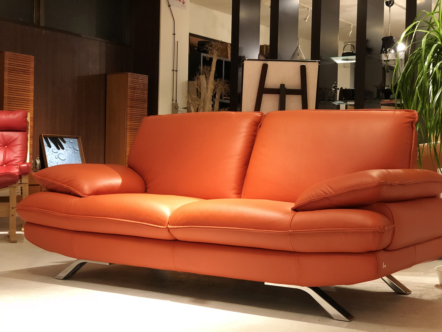 本場イタリアの上質な革ソファ…寝心地抜群です。 | ボー・デコール新潟