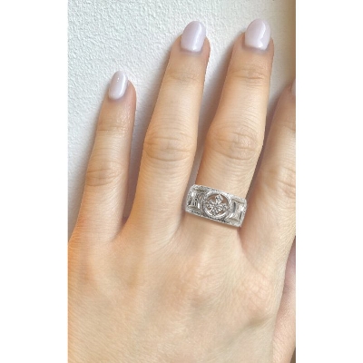 ENGRAVED WIDE BAND W/PRINCESS ROUND / Silver / Zirconia RING