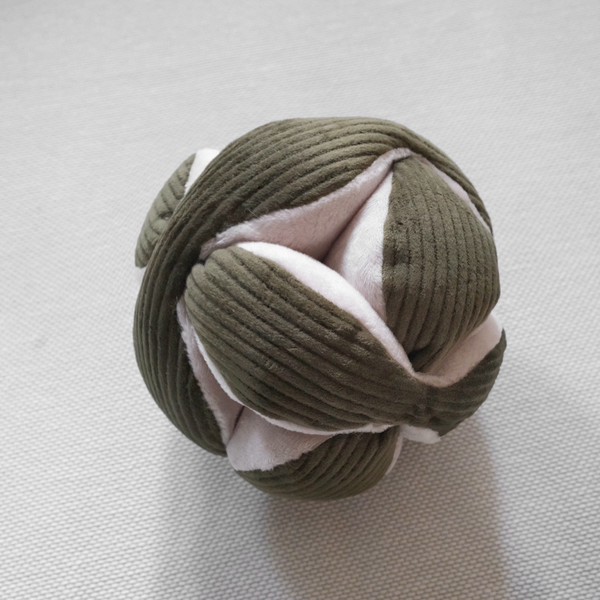 イボンケラトプス親子｜MEDICOM TOY イボンケラトプスは大人になったら