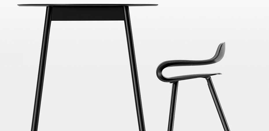 BCNデザインバースツール by Kristalia、デザイン Harry&Camila