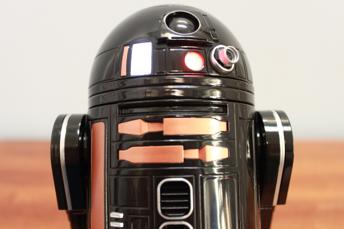 Spheroが新しいStar Wars R2-Q5制御ロボットを発売 iPhoneNS - Letem