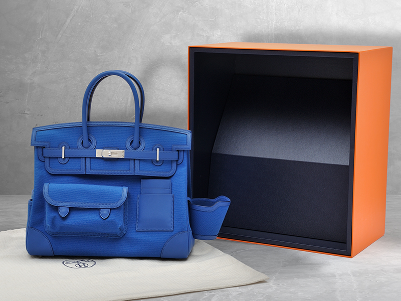 バーキンカーゴ35”特別仕様のボックスと保存袋で織りなすプレミアム