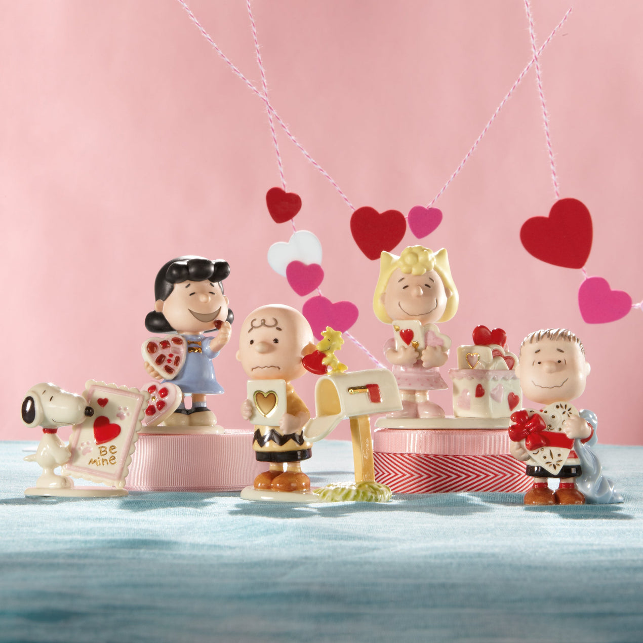 Peanuts 5-Piece Valentine's Figurine Set – Lenox Corporation
