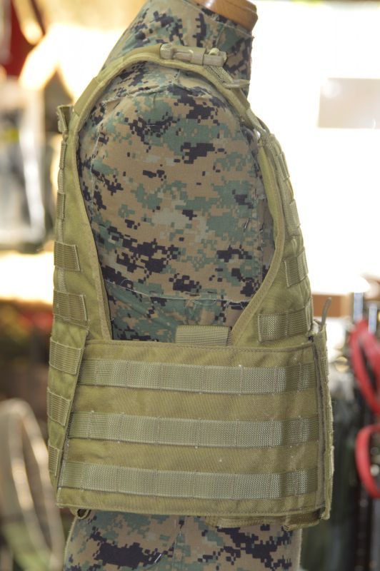 米軍実物 EAGLE MBAV プレートキャリア カーキ ボディーアーマー／ベスト